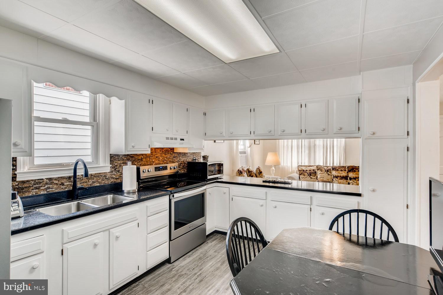 8354 Old Philadelphia Road Baltimore, MD 21237 - Photo 8 of 28 Eat in Kitchen