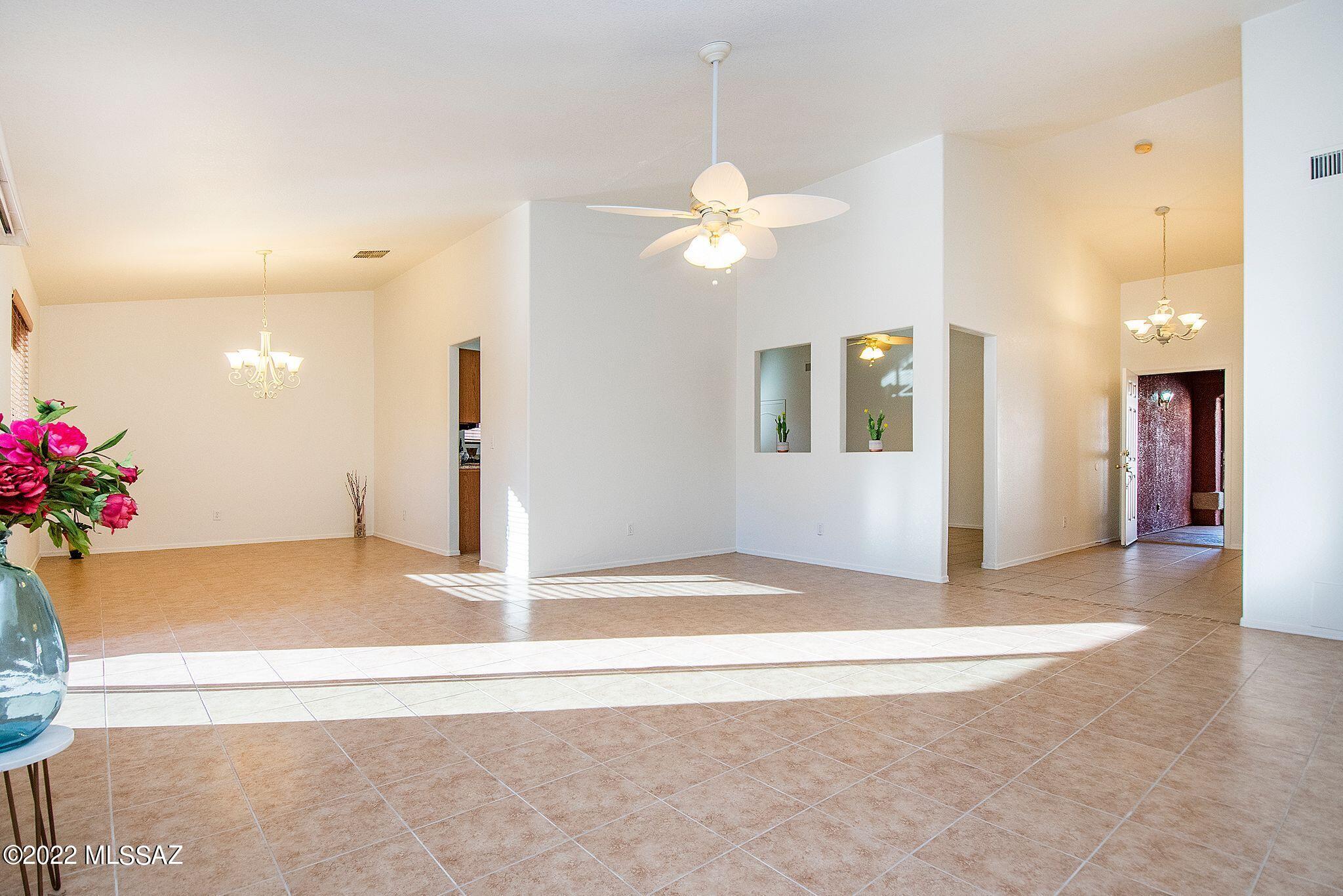 3323 South Thunder Chorus Road Tucson, AZ 85713 - Photo 16 of 38