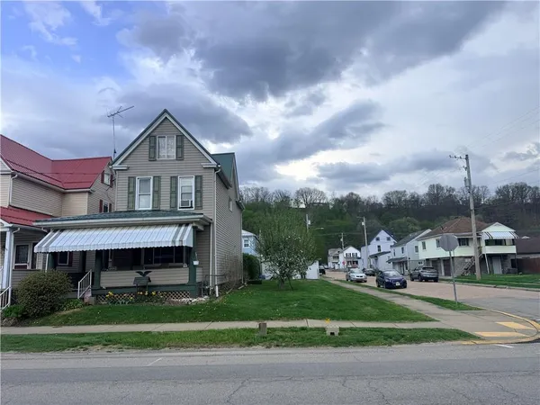 $129,900 | 1302 5th Avenue, Ford City, PA 16226