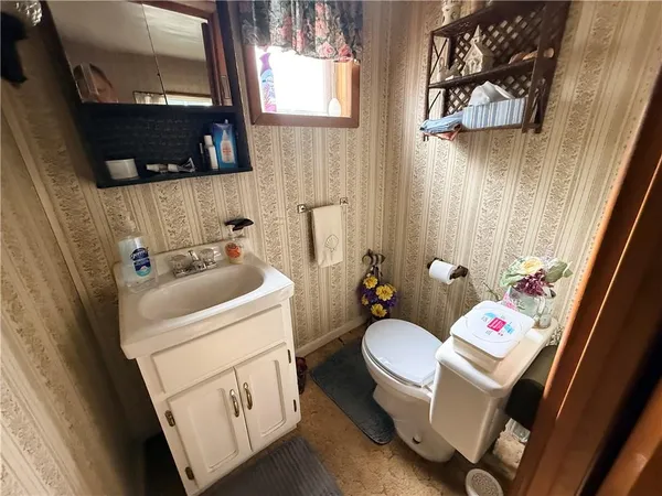 $129,900 | 1302 5th Avenue, Ford City, PA 16226
