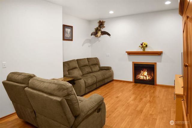 $594,000 | 9517 208th Avenue East, Lake Tapps, WA 98391