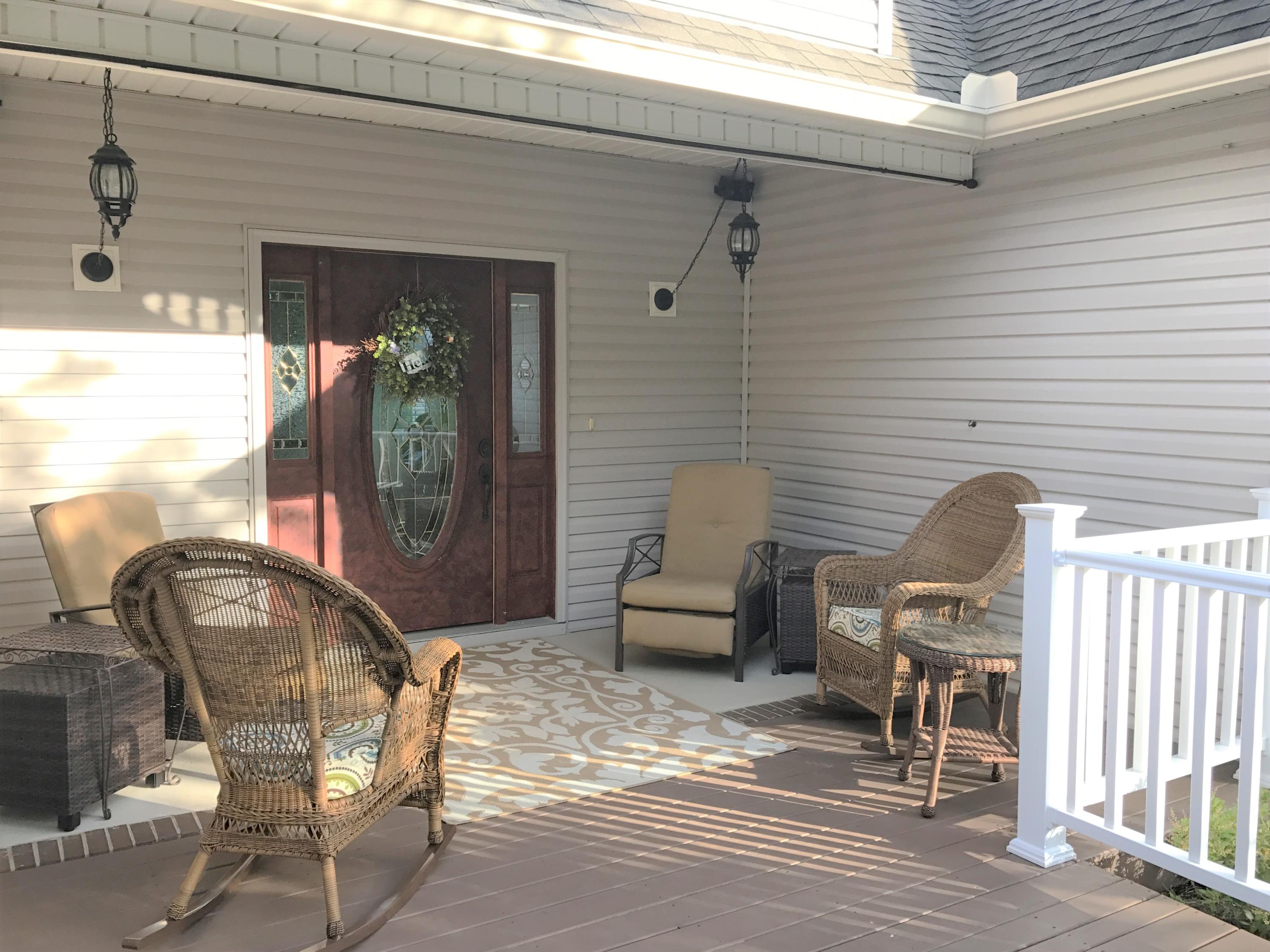 1197 Laurel Road Clinton, TN 37716 - Photo 7 of 37 Covered Front Porch