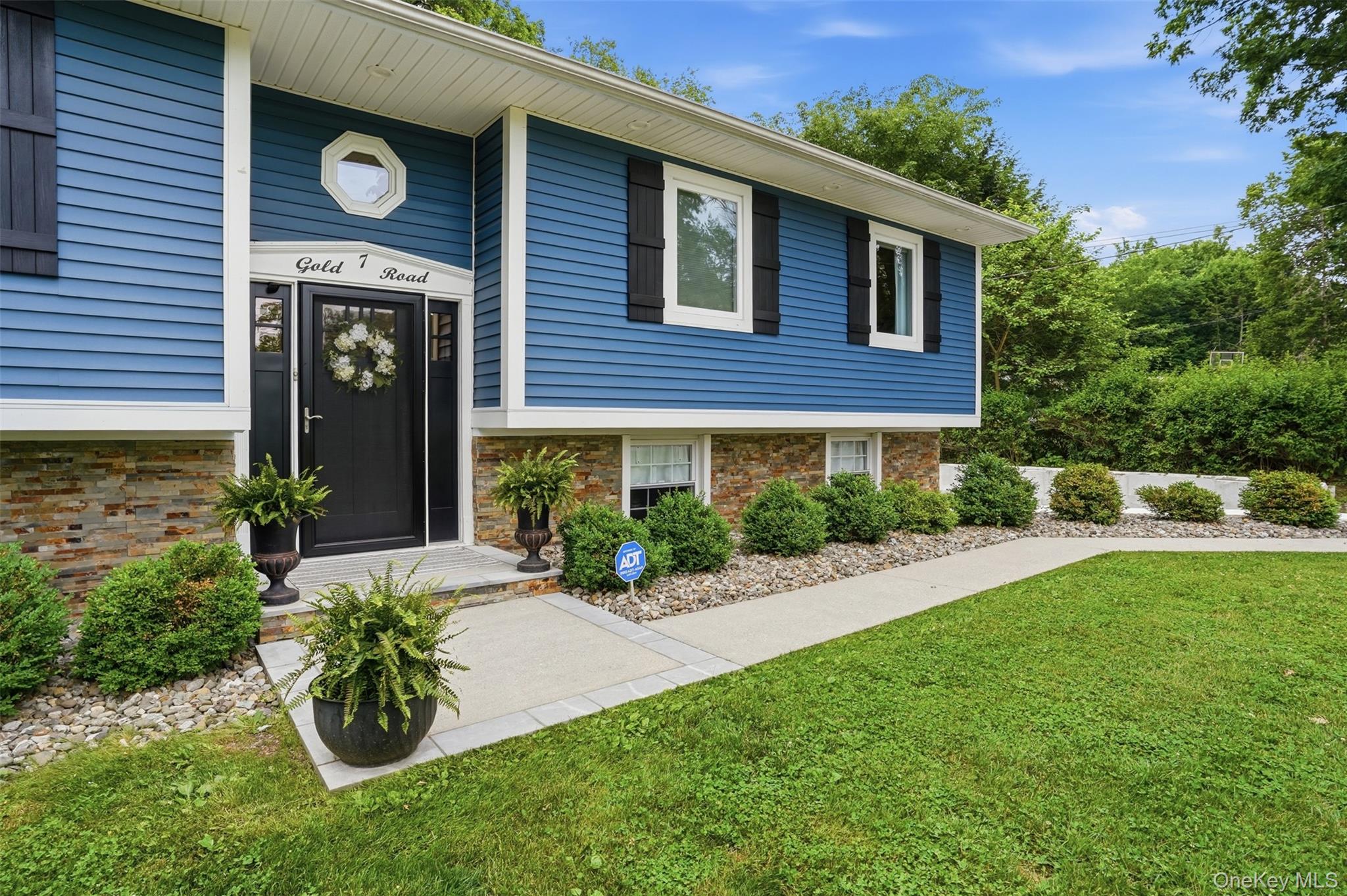 7 Gold Road Wappingers Falls, NY 12590 - Photo 4 of 35