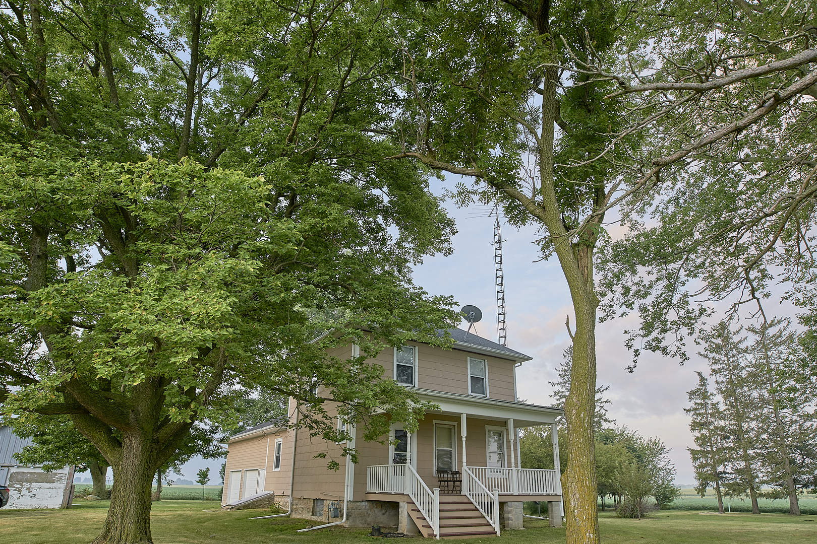 29721 East 3200 North Road Blackstone, IL 61313 - Photo 6 of 23 an outdoor space with lots of trees