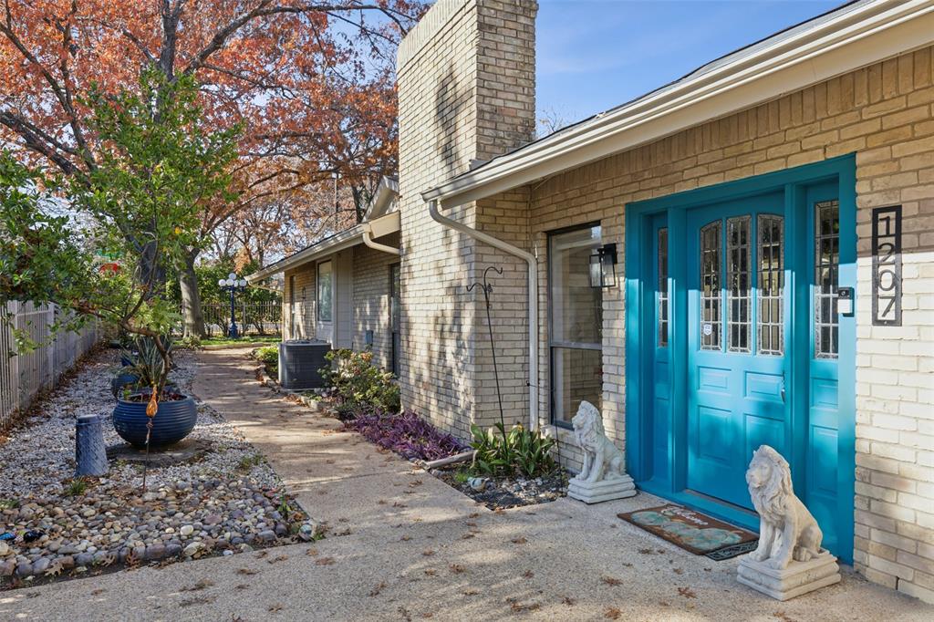 1207 Middlebrook Place Dallas, TX 75208 - Photo 30 of 40