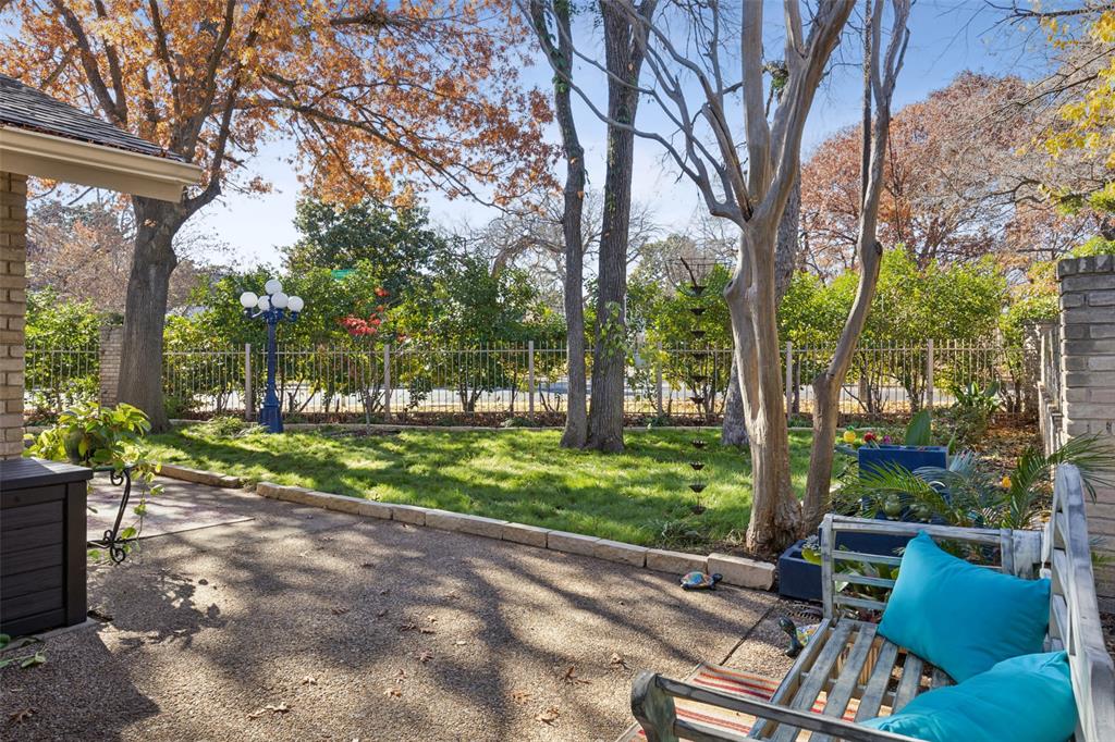 1207 Middlebrook Place Dallas, TX 75208 - Photo 33 of 40