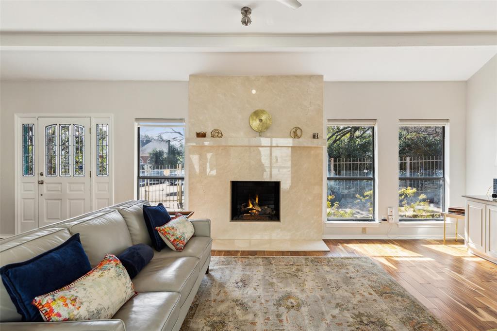 1207 Middlebrook Place Dallas, TX 75208 - Photo 5 of 40