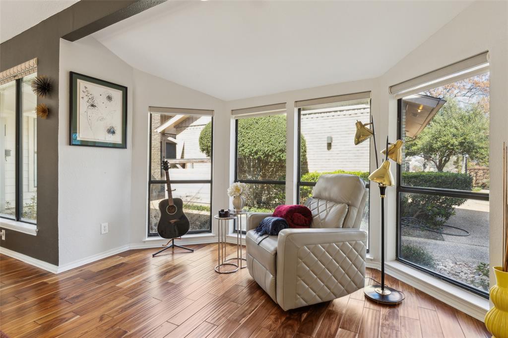 1207 Middlebrook Place Dallas, TX 75208 - Photo 10 of 40 Updated windows with automated shades