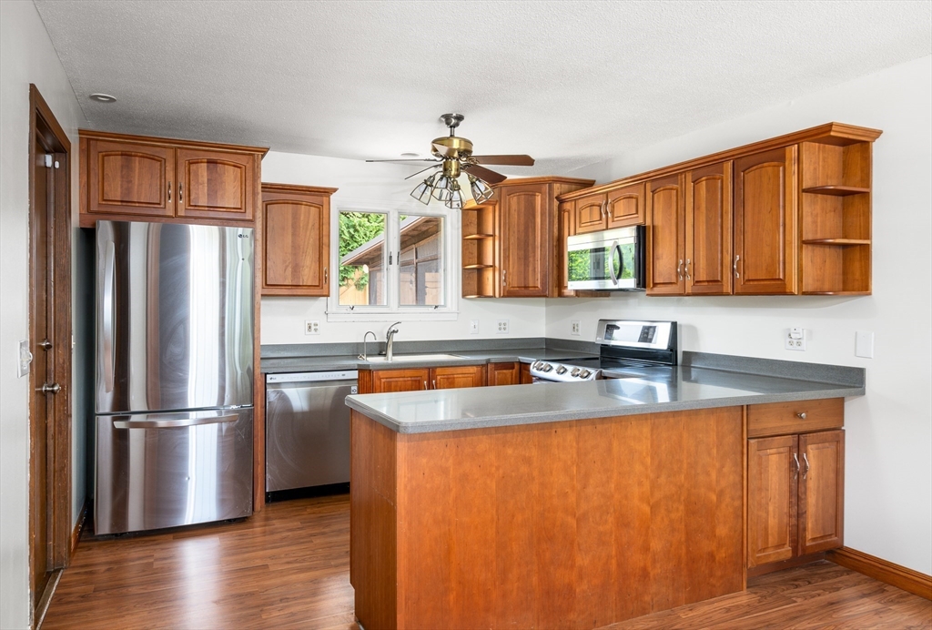 9 Sandra Road Easthampton, MA 01027 - Photo 11 of 42