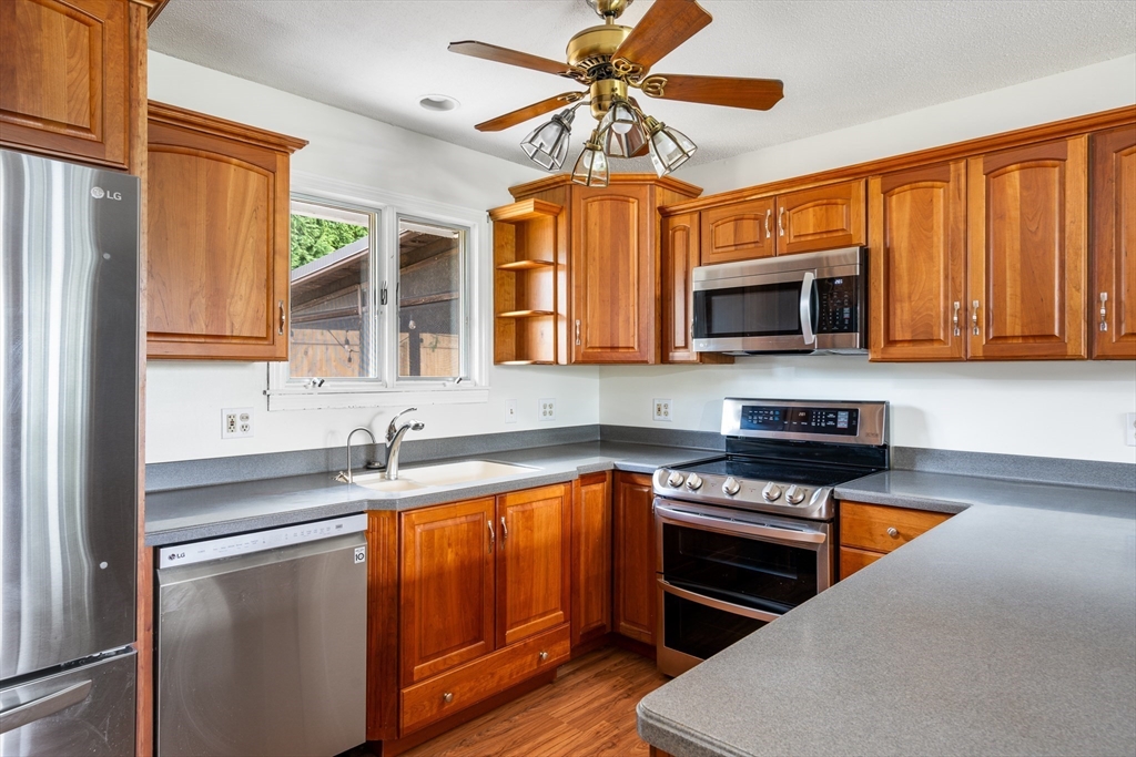 9 Sandra Road Easthampton, MA 01027 - Photo 12 of 42