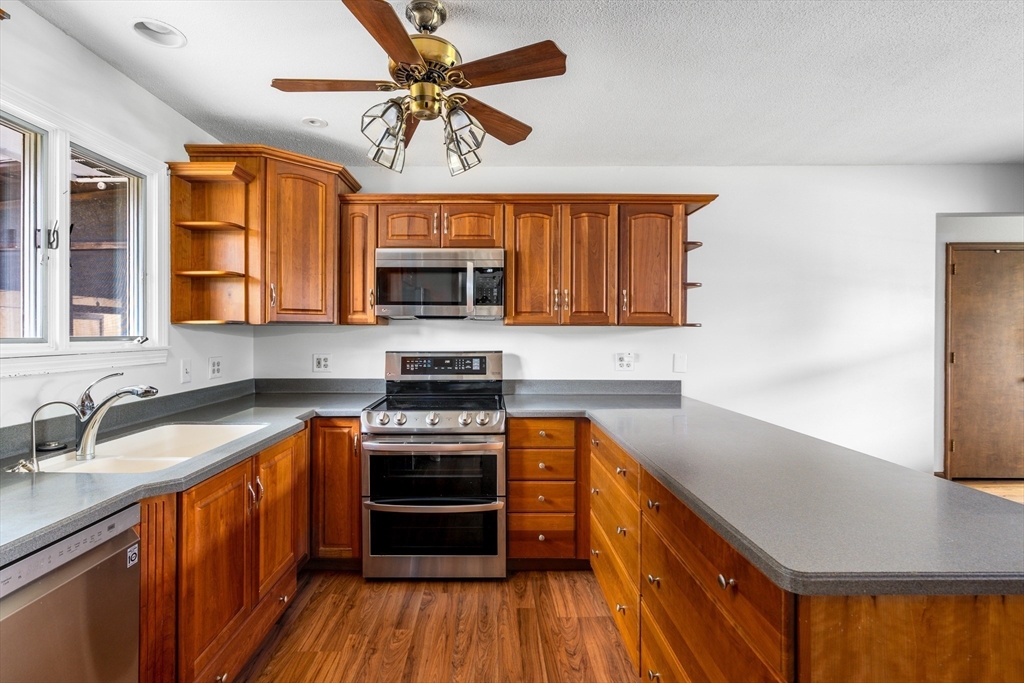 9 Sandra Road Easthampton, MA 01027 - Photo 13 of 42