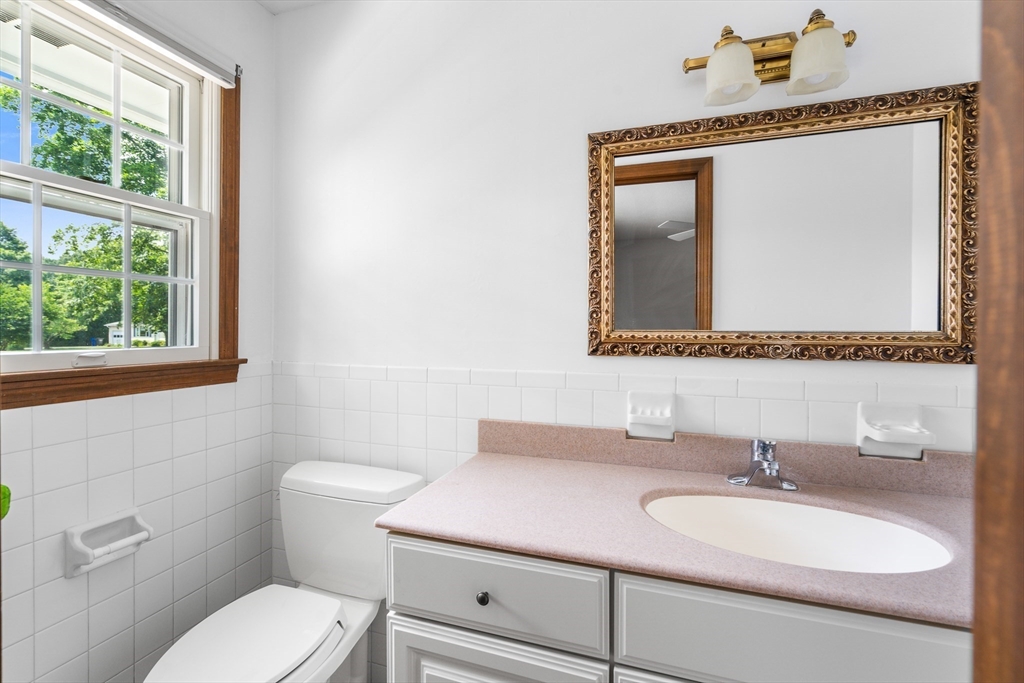 9 Sandra Road Easthampton, MA 01027 - Photo 23 of 42