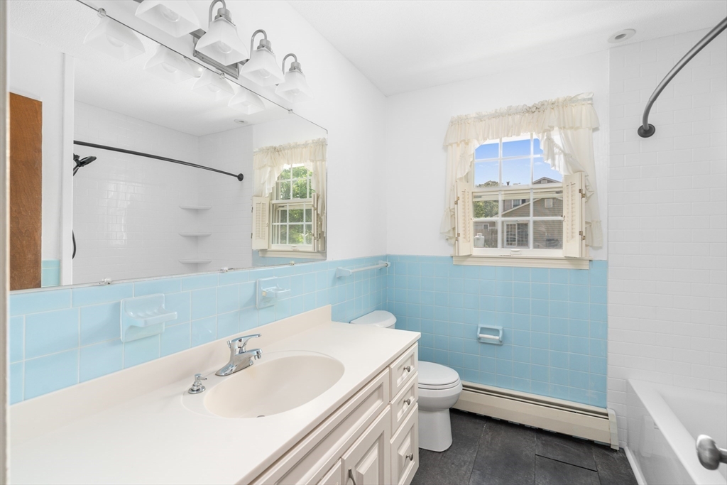 9 Sandra Road Easthampton, MA 01027 - Photo 24 of 42