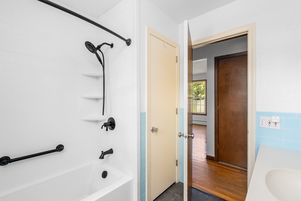 9 Sandra Road Easthampton, MA 01027 - Photo 25 of 42