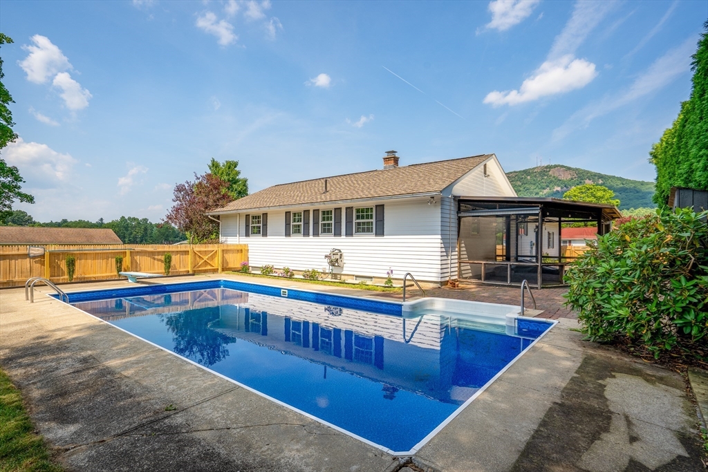 9 Sandra Road Easthampton, MA 01027 - Photo 38 of 42