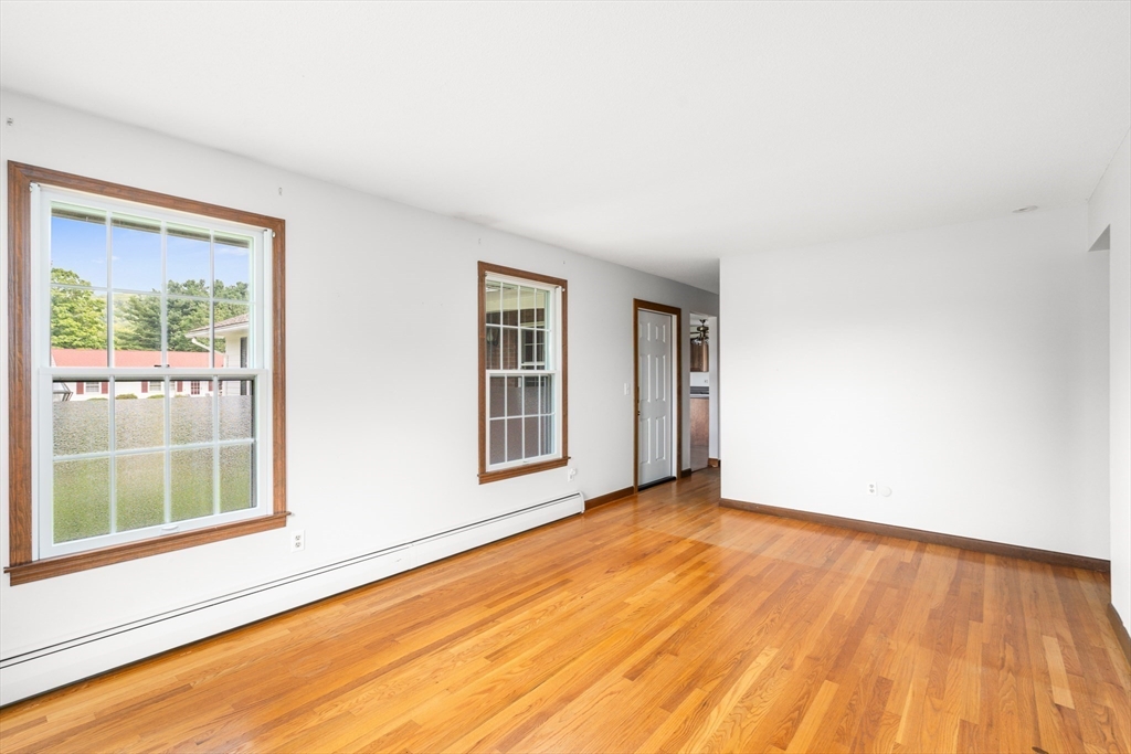 9 Sandra Road Easthampton, MA 01027 - Photo 4 of 42