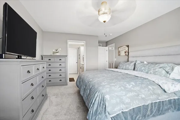 $425,000 | 6 Bucktown Court, Bloomington, IL 61705