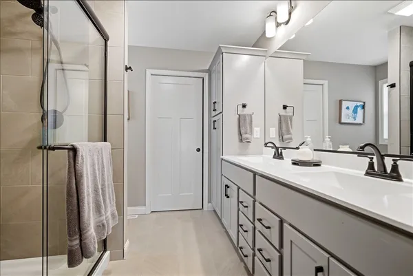 $425,000 | 6 Bucktown Court, Bloomington, IL 61705