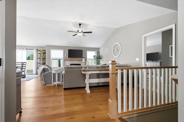 $425,000 | 6 Bucktown Court, Bloomington, IL 61705