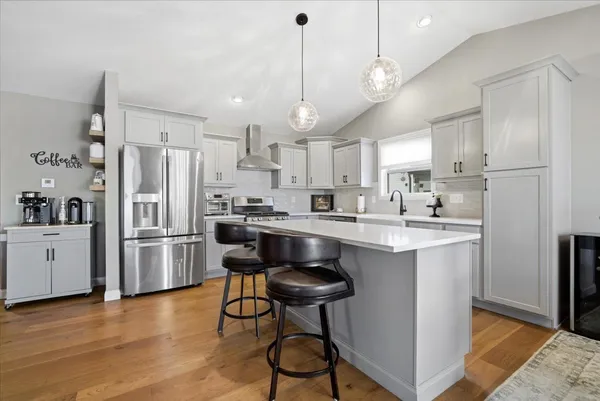 $425,000 | 6 Bucktown Court, Bloomington, IL 61705