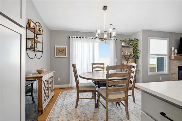 $425,000 | 6 Bucktown Court, Bloomington, IL 61705