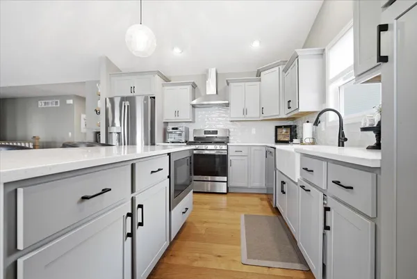 $425,000 | 6 Bucktown Court, Bloomington, IL 61705