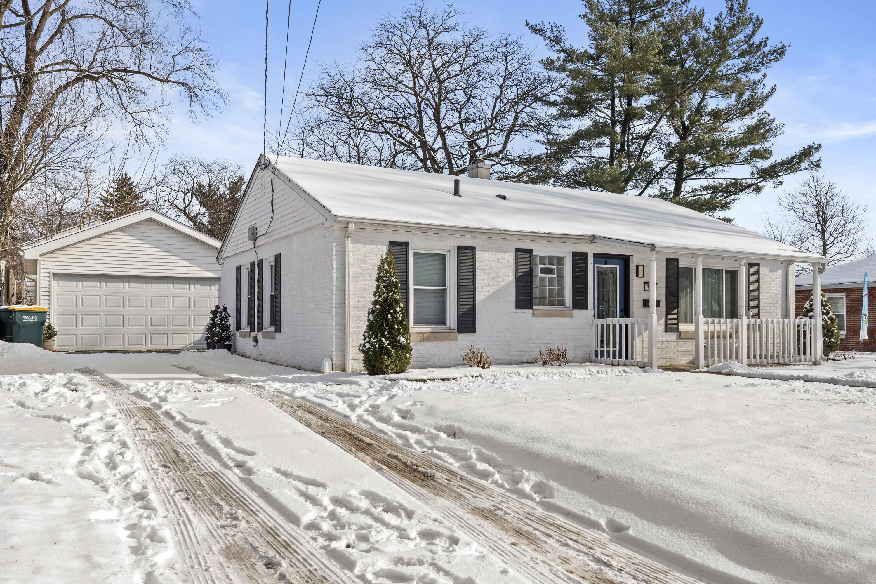 726 Yellowstone Road Valparaiso, IN 46385 - Photo 1 of 14 3000x2000