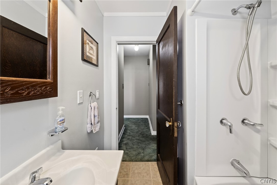 419 Darlington Road East Salina, NY 13208 - Photo 11 of 33
