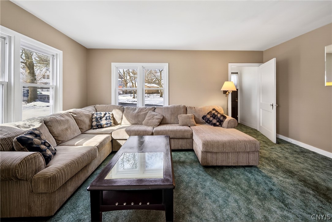 419 Darlington Road East Salina, NY 13208 - Photo 2 of 33
