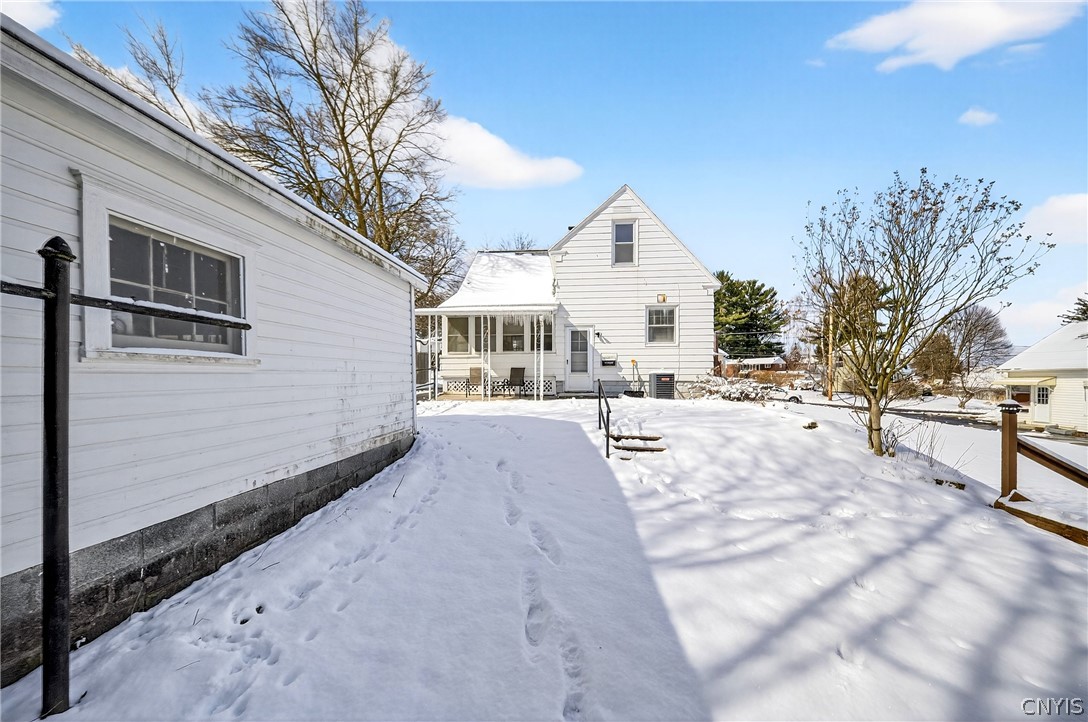 419 Darlington Road East Salina, NY 13208 - Photo 30 of 33