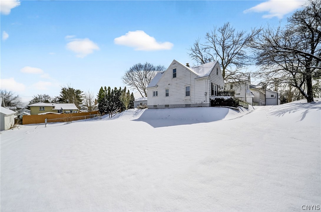 419 Darlington Road East Salina, NY 13208 - Photo 31 of 33