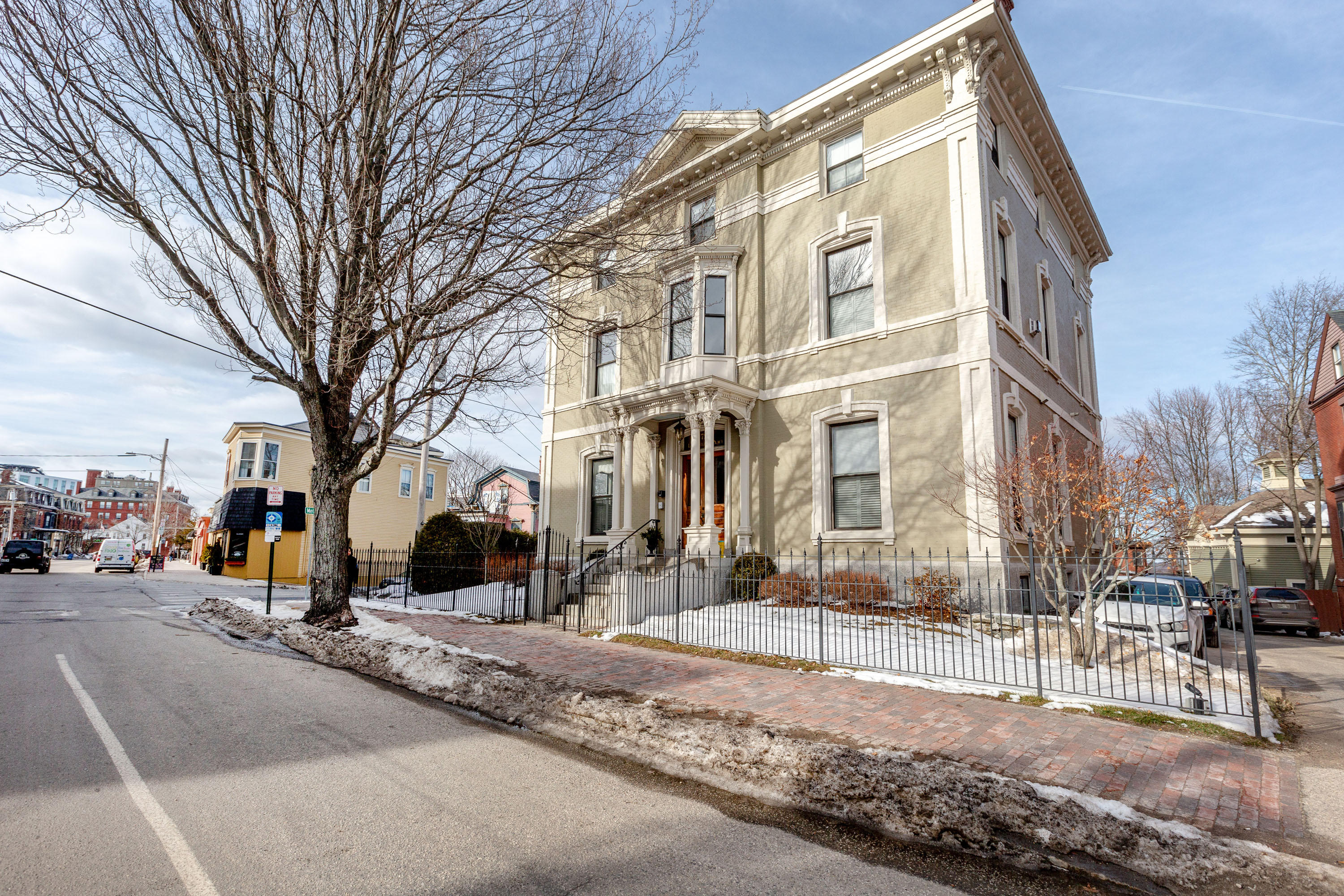 727 Congress Street, Unit 2 Portland, ME 04101 - Photo 1 of 51 Congress_Chadbourne_01