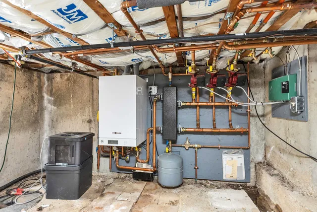 $485,000 | 412 Deerpath Lane, Pembroke, NH 03275