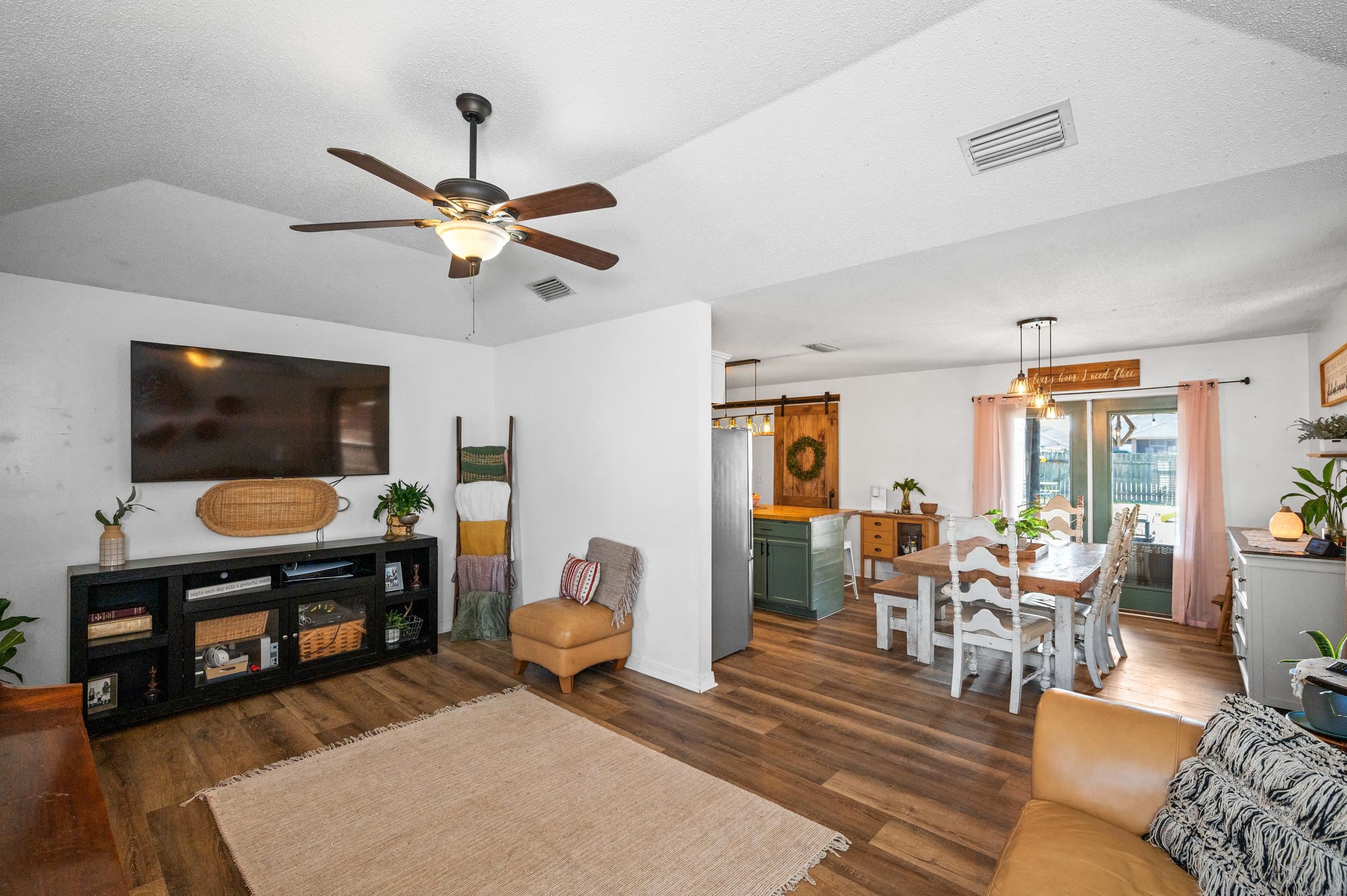 1603 Abbey Loop Foley, AL 36535 - Photo 4 of 35 Living Room