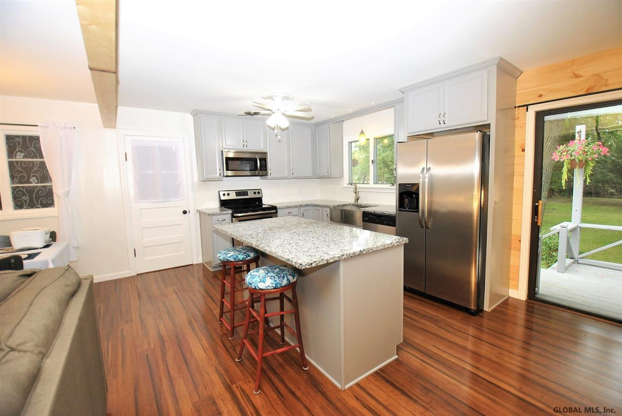 98 Osborne Road Colonie, NY 12205 - Photo 17 of 33 Photo 17