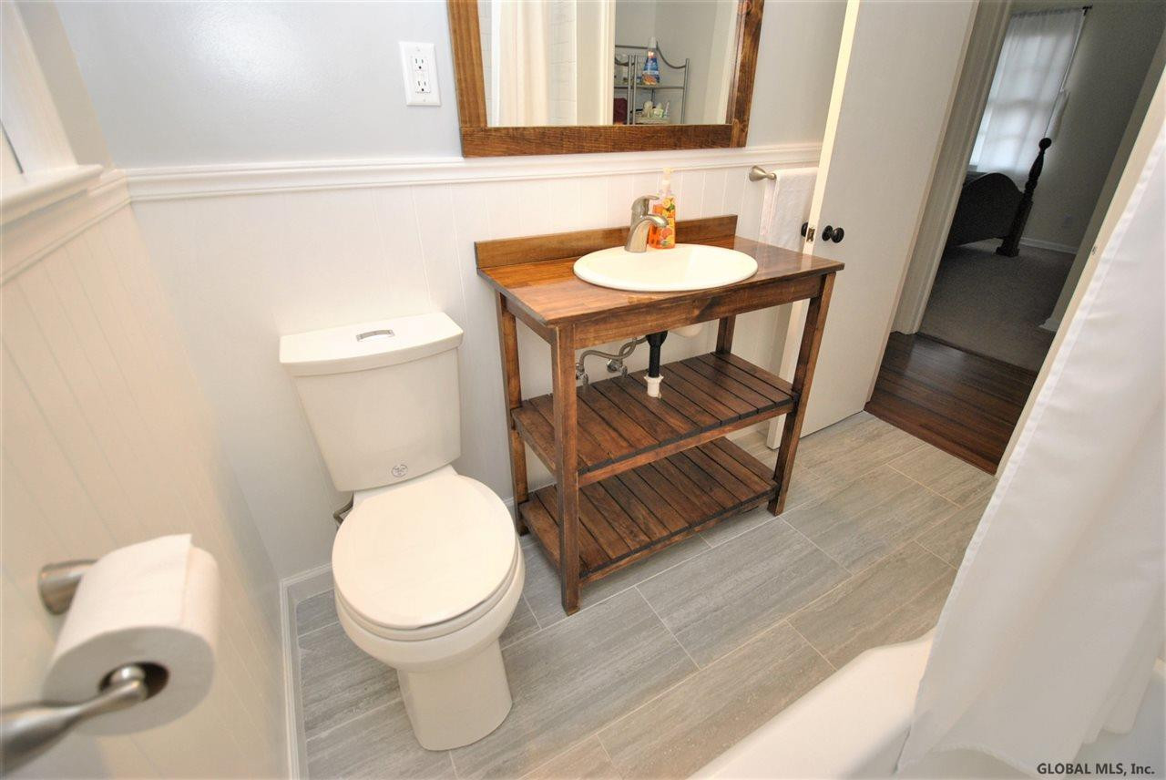 98 Osborne Road Colonie, NY 12205 - Photo 23 of 33 Photo 23