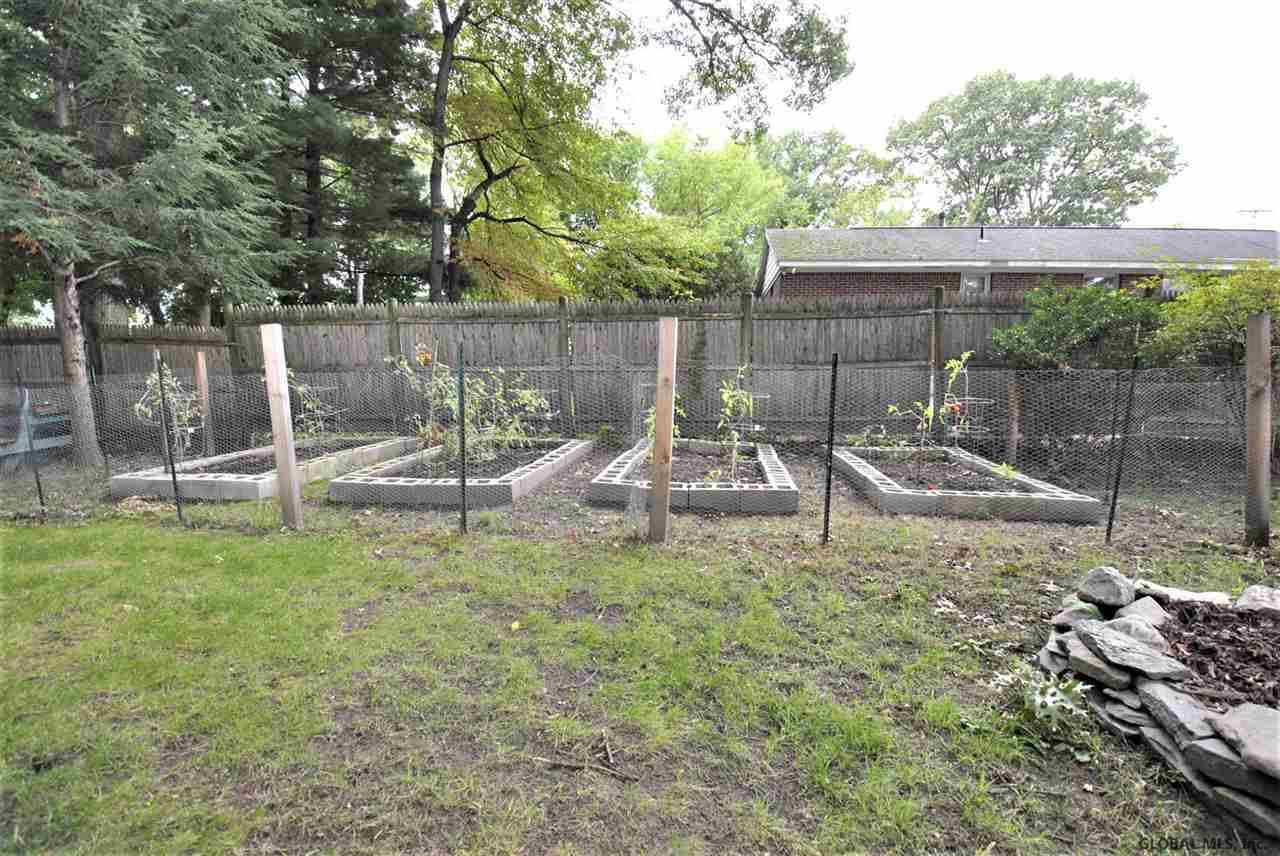 98 Osborne Road Colonie, NY 12205 - Photo 8 of 33 Photo 8