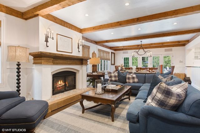 $1,935,763 | 265 Hawthorn Avenue, Glencoe, IL 60022