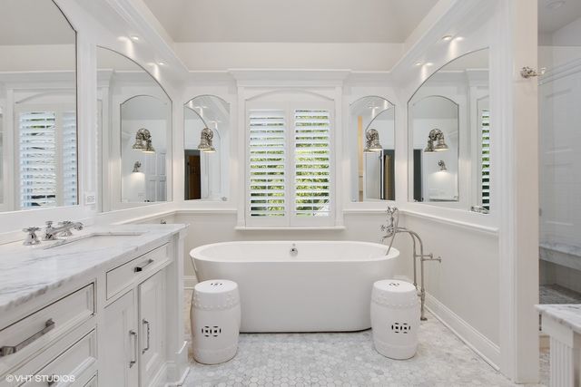 $1,935,763 | 265 Hawthorn Avenue, Glencoe, IL 60022