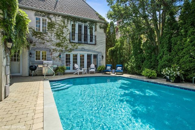 $1,935,763 | 265 Hawthorn Avenue, Glencoe, IL 60022