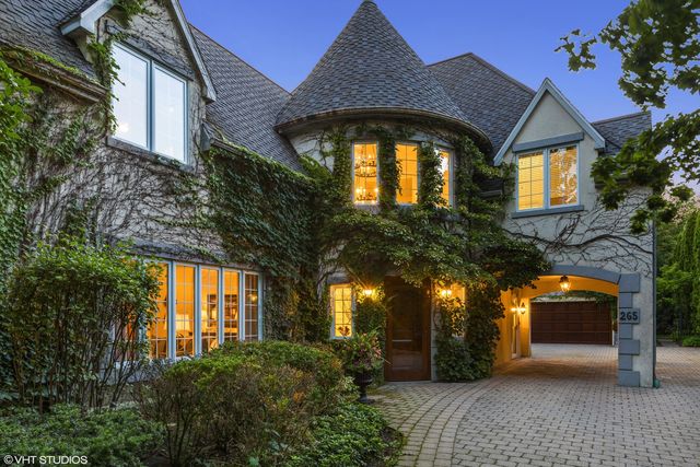 $1,935,763 | 265 Hawthorn Avenue, Glencoe, IL 60022