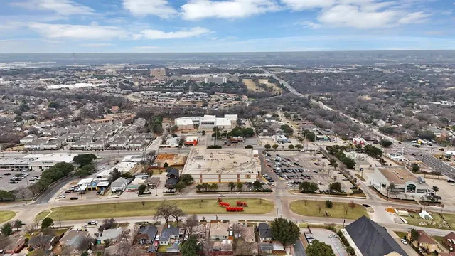 $330,000 | 2510 West Jefferson Boulevard, Dallas, TX 75211