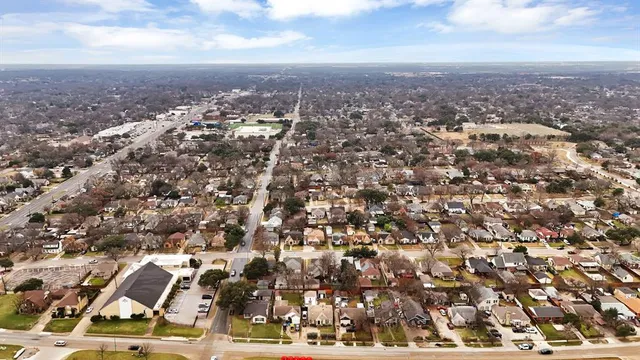 $330,000 | 2510 West Jefferson Boulevard, Dallas, TX 75211