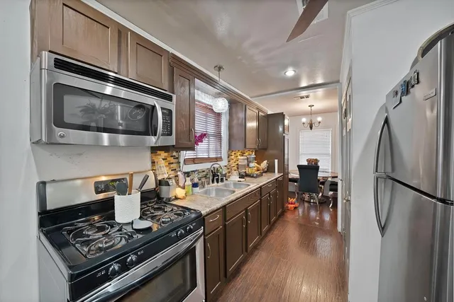 $330,000 | 2510 West Jefferson Boulevard, Dallas, TX 75211