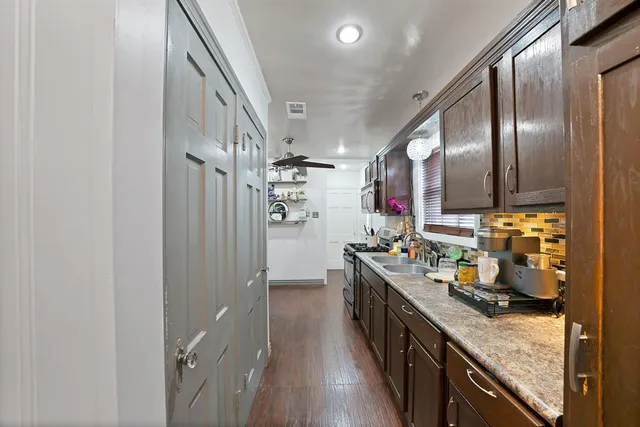 $330,000 | 2510 West Jefferson Boulevard, Dallas, TX 75211