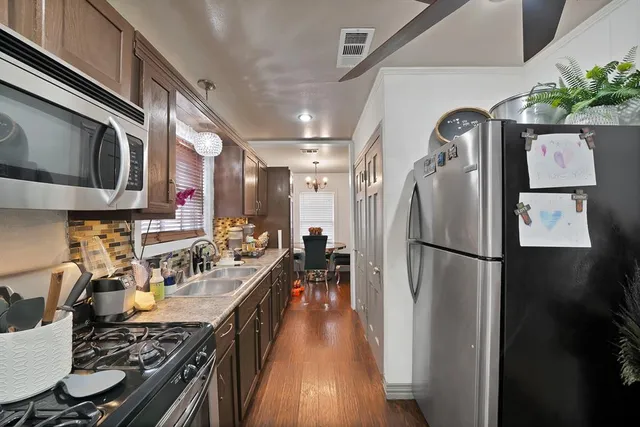 $330,000 | 2510 West Jefferson Boulevard, Dallas, TX 75211