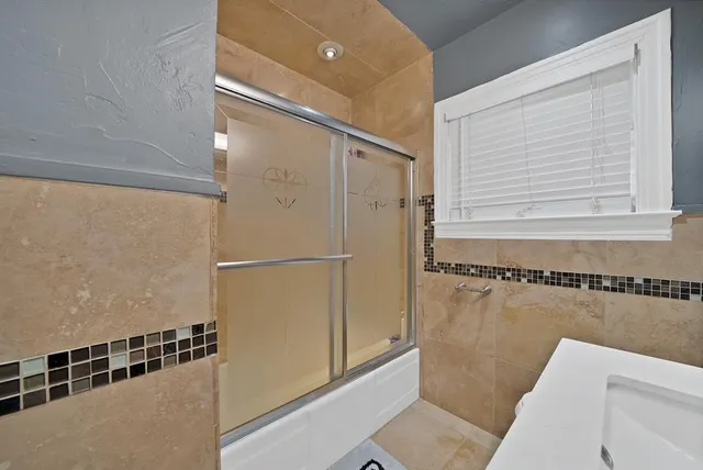 $330,000 | 2510 West Jefferson Boulevard, Dallas, TX 75211