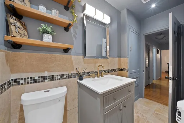 $330,000 | 2510 West Jefferson Boulevard, Dallas, TX 75211