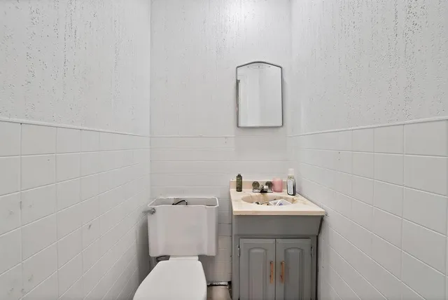 $330,000 | 2510 West Jefferson Boulevard, Dallas, TX 75211