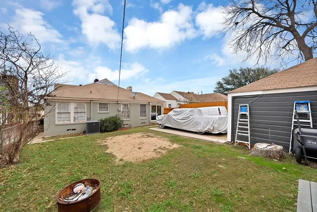 $330,000 | 2510 West Jefferson Boulevard, Dallas, TX 75211